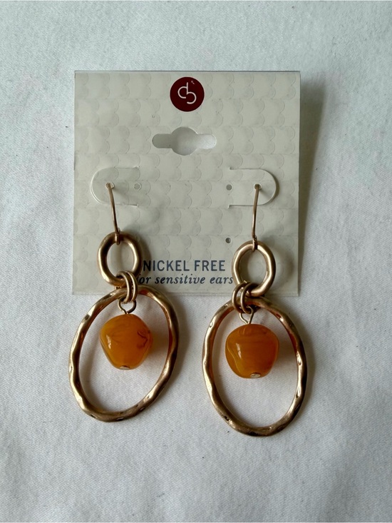 Jewelry - NWT Dress Barn Hammered Gold Oval Drop Earrings W/ Amber Toned Beads